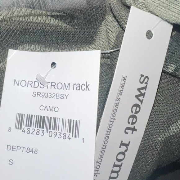 NWT SWEET ROMEO summer yummy thumbhole snap Henley - green camo size small - Picture 3 of 5